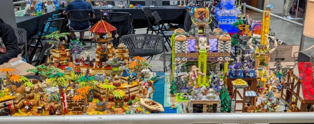 Фанат воссоздал несколько сцен из кампании Warcraft III с помощью деталей Lego